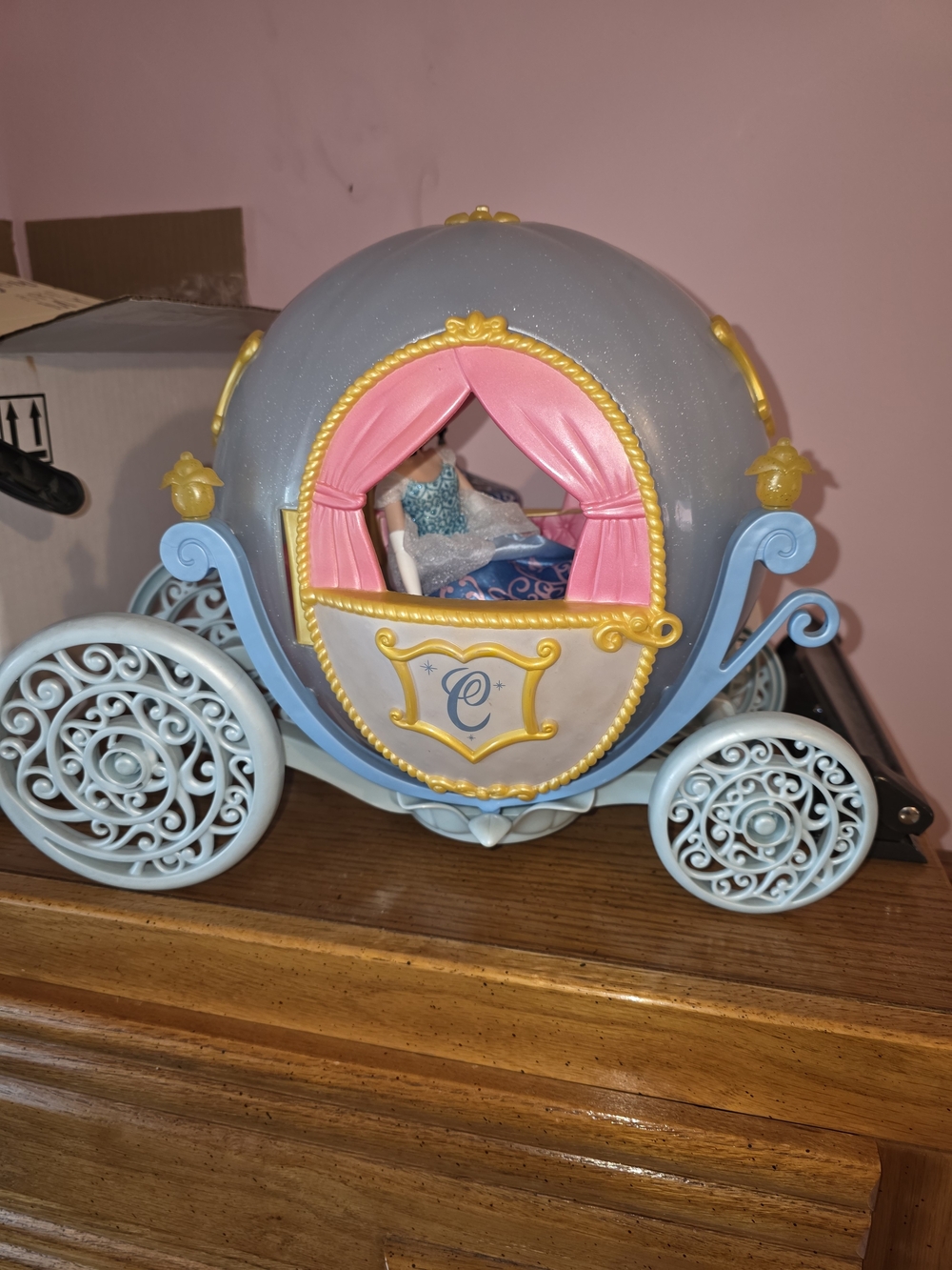 Disney  Cinderella Carriage Playset W/ Cinderella